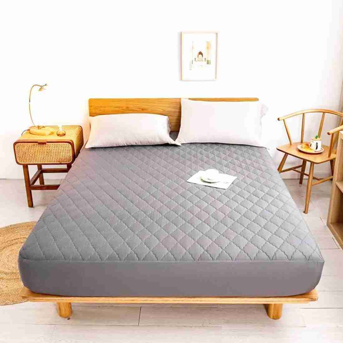 FITTED AND QUILTED HEAVY QUALITY MATTRESS PROTECTOR
